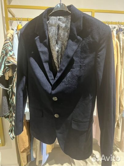 Модный бархатный пиджак