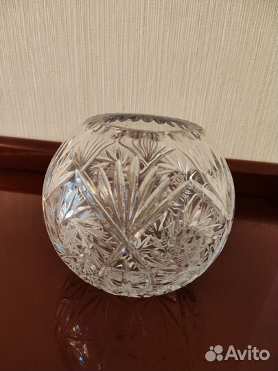 Хрустальная ваза шар