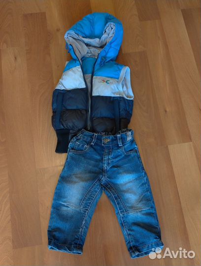 Жилетка и джинсы на мальчика 86 р