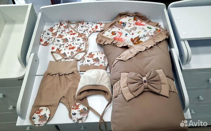 Комплект на выписку бэмби. новый