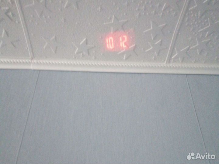 Часы с проектором