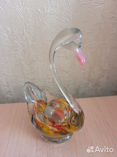 Лебедь стеклянный