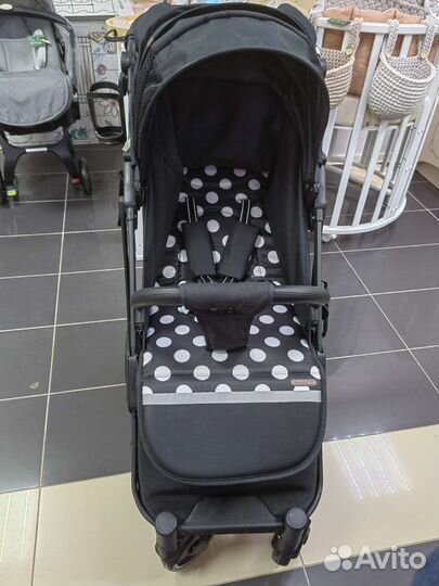Прогулочная коляска новая