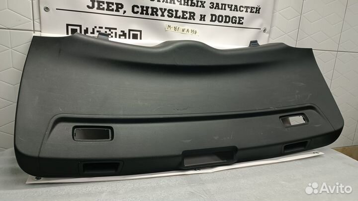 Обшивка крышки багажника Maserati Levante 2016+