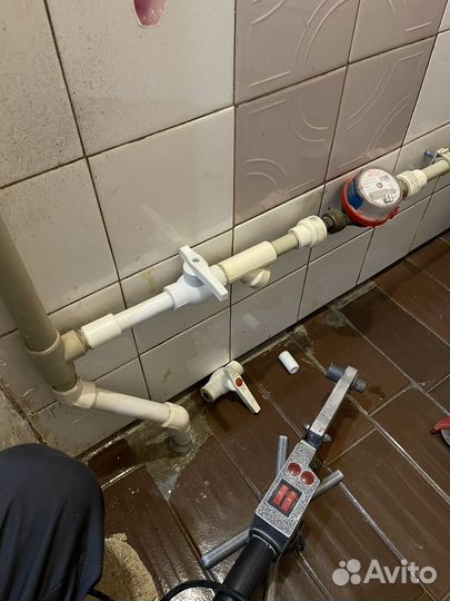 Сантехник во время