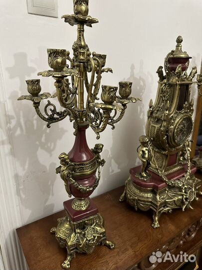 Часы каминные бронза и канделябр
