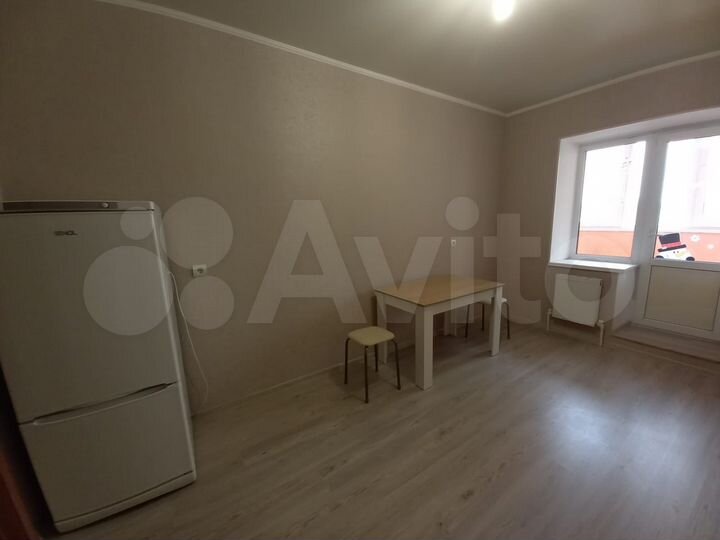 2-к. квартира, 65 м², 2/10 эт.
