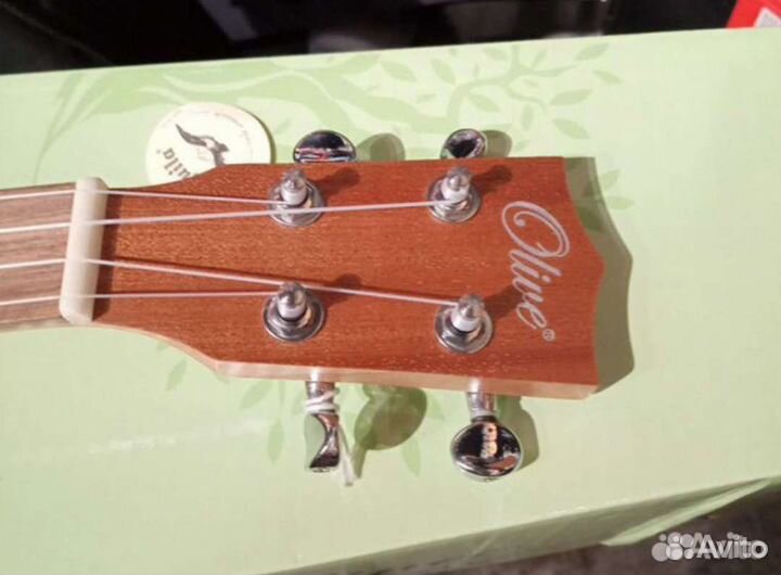 Укулеле Тенор Olive Красное Дерево