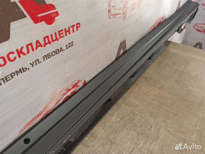 Накладка порога кузова - наружная облицовка правая