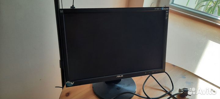 Монитор к компьютеру asus VW 193 D-B, оригинал
