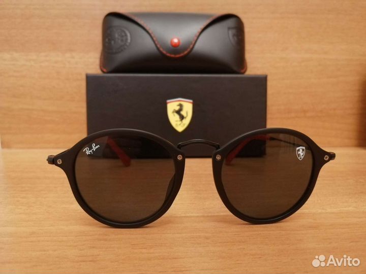 Стильные очки Ray ban