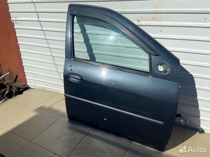 Дверь передняя правая Renault Logan