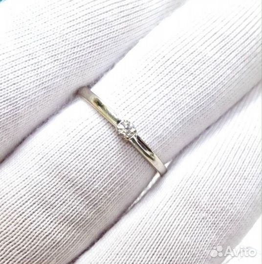 Золотое кольцо с бриллиантом 16р