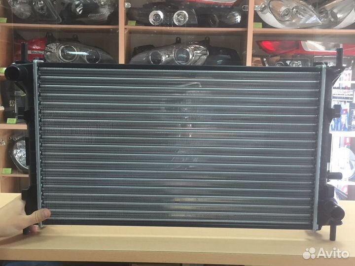 Радиатор охлаждения Форд Фокус / Ford Focus