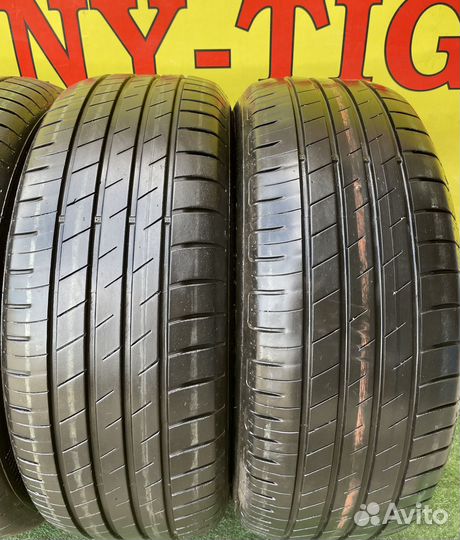 Goodyear EfficientGrip Performance 215/55 R17