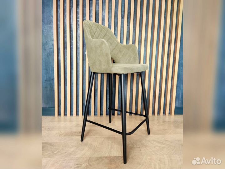 Барные высокие мягкие кухонные стулья