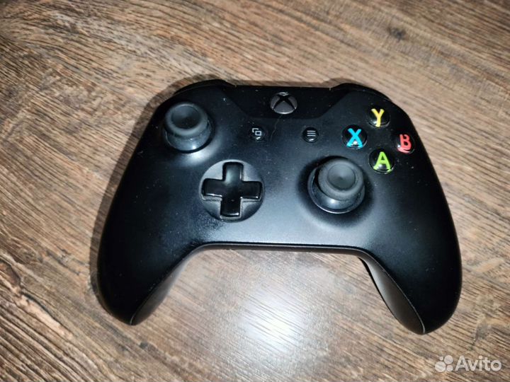 Xbox one x 1TB HDD UHD 4K