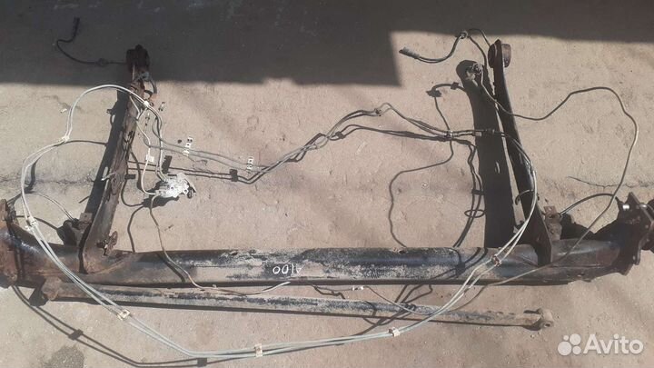 Задняя балка на ауди100 с 4