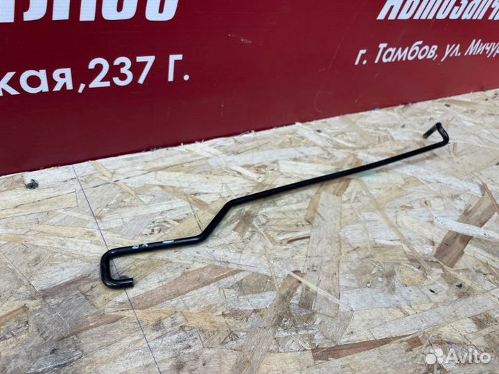 Упор капота LADA X-Ray