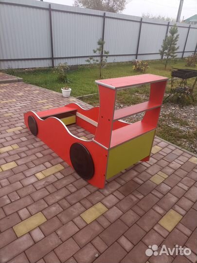 Детская кровать машинка