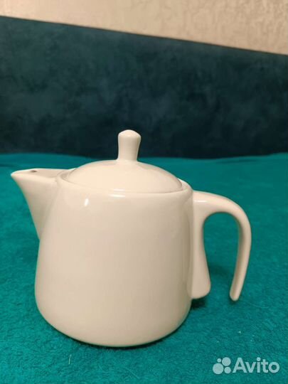 Чайник заварочный. Фарфоровый на 1 литр. Сирия