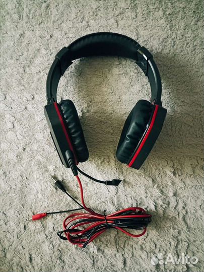Игровая гарнитура (наушники с микрофоном)
