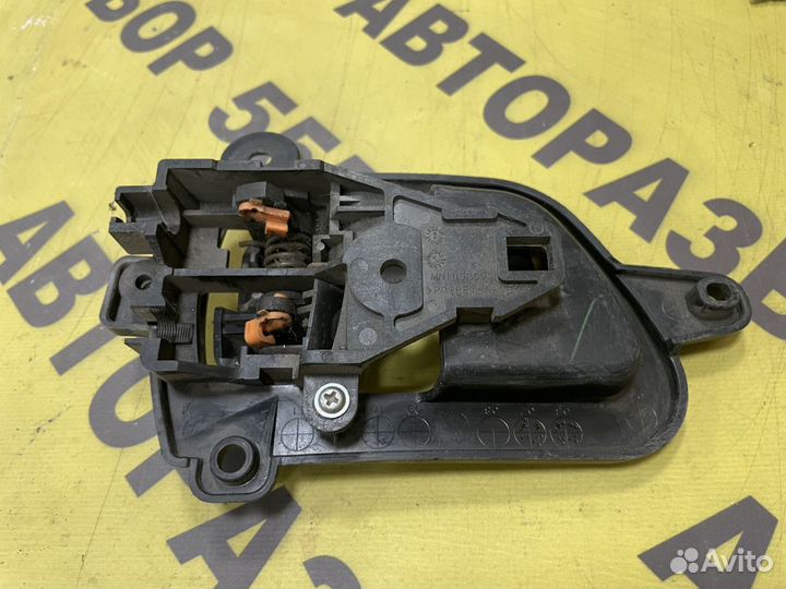 Ручка задняя левая внутренняя Mitsubishi Outlander