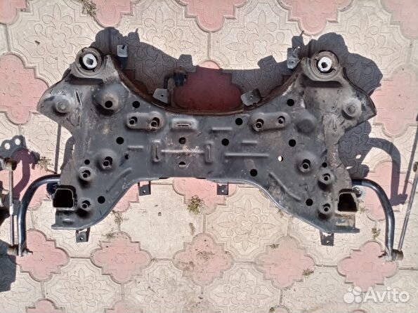 Подрамник передний Kia sportage 4