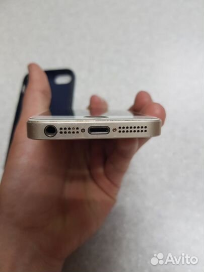 iPhone SE, 32 ГБ