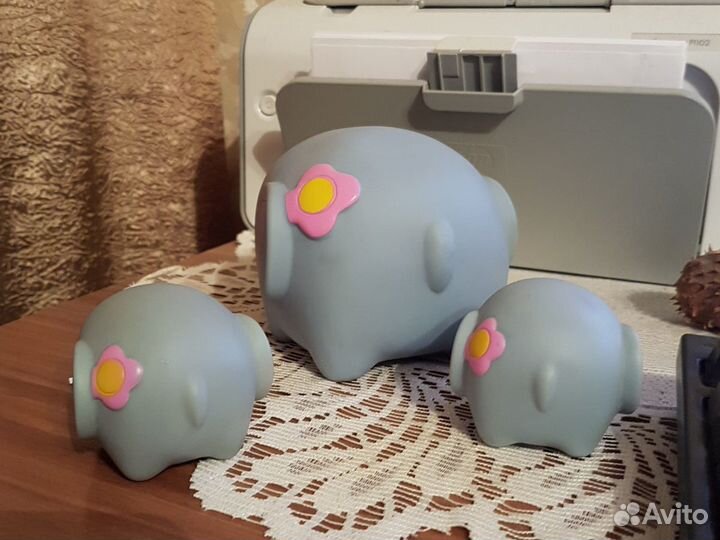 Резиновые слониха со слонятами для купания