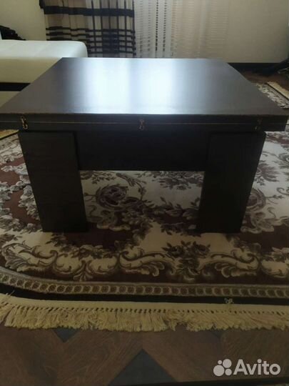 Угловой диван со столом