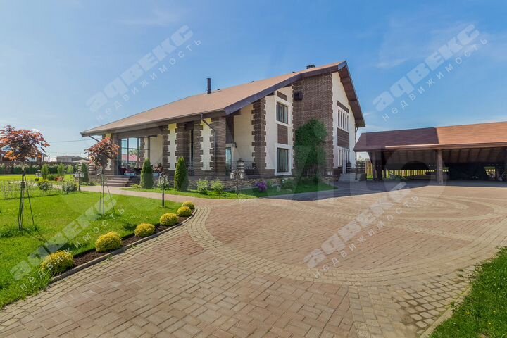 Коттедж 446 м² на участке 26 сот.