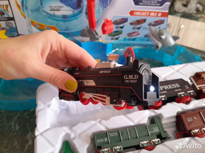 Классные игрушки пакетом для мальчика