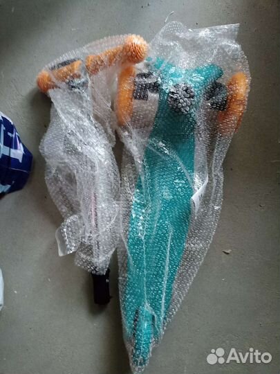 Новый трёхколёсный детский самокат