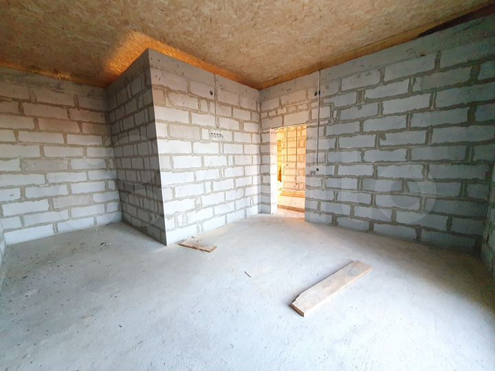 Дом 200 м² на участке 5 сот.