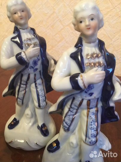 Фарфоровые европейские статуэтки 