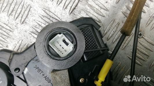 Замок двери передней левой toyota corolla verso 2