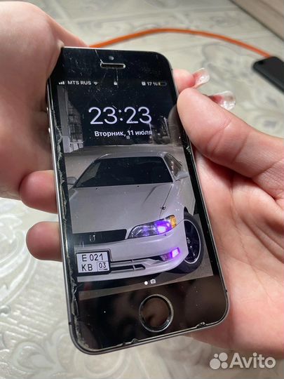 Телефон iPhone se 2016