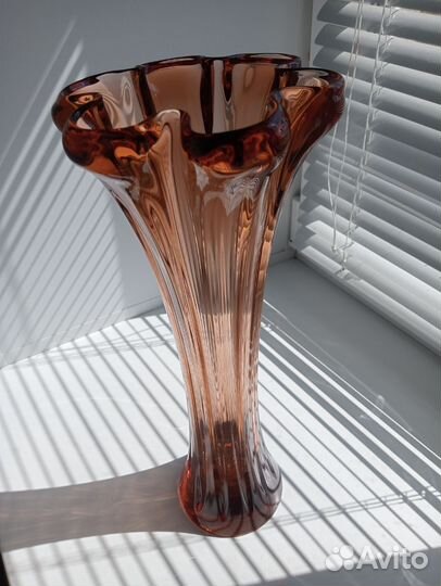 Ваза, цветное стекло