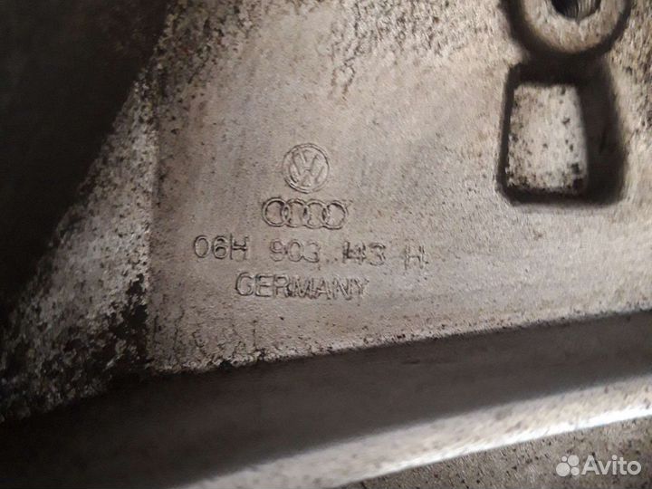 Кронштейн генератора и масляного фильтра VAG