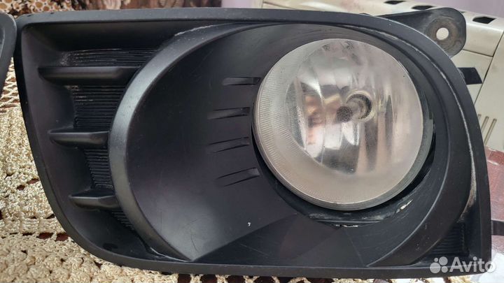 Противотуманные фары Секвойя 2008г