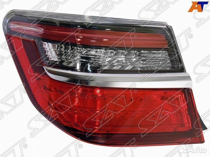 Фонарь левый наружный Toyota Camry V55