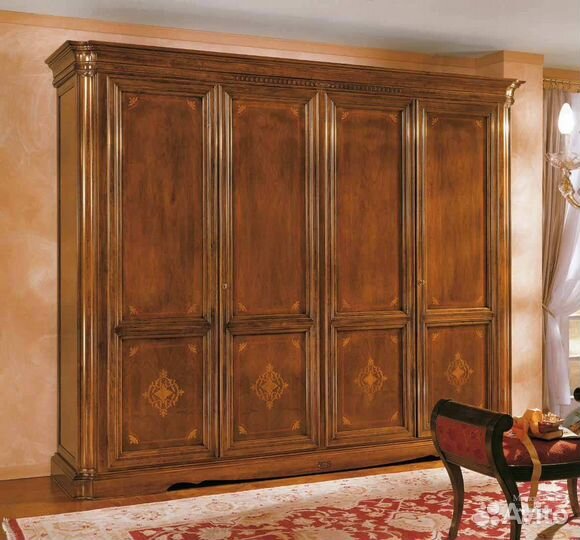 Шкаф из дерева