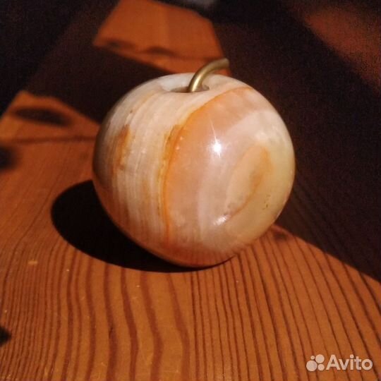 Яблоко из оникса