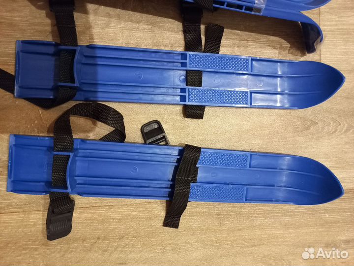Лыжи новые на коляску 4 шт