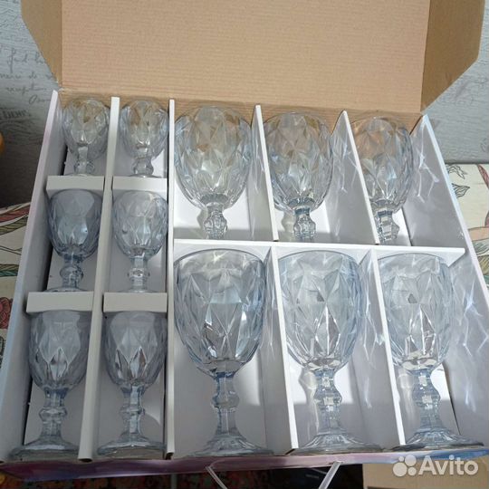 Набор фужеров и рюмок