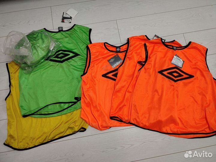 Манишки футбольные umbro