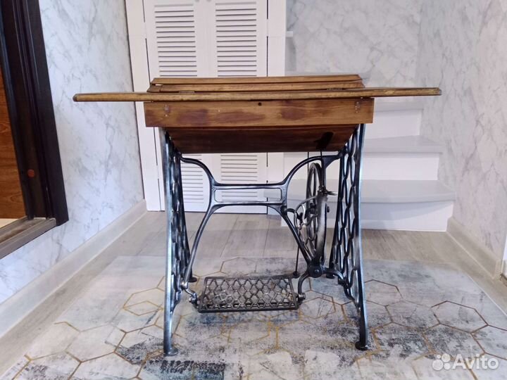 Швейная машинка зингер ножная