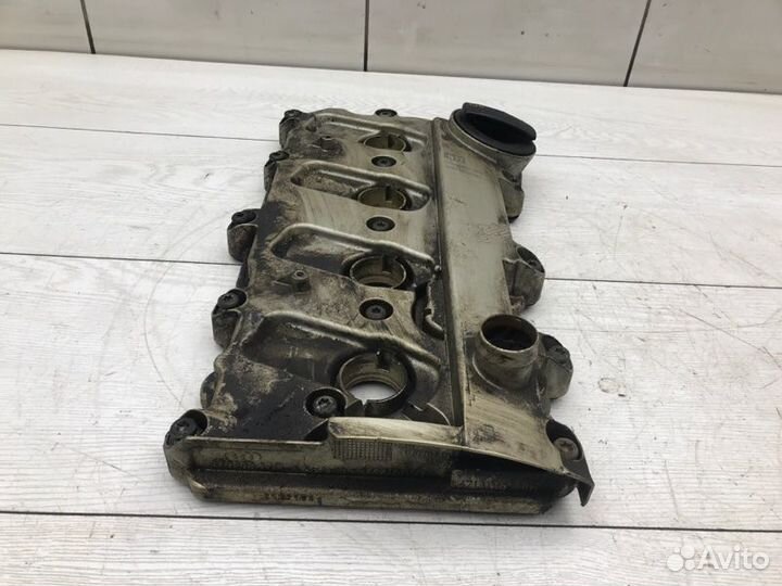 Клапанная крышка левая Audi Q7 4L BAR 2006