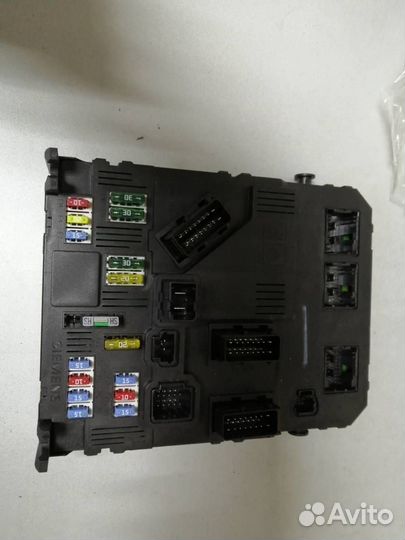 Блок предохранителей Peugeot 407